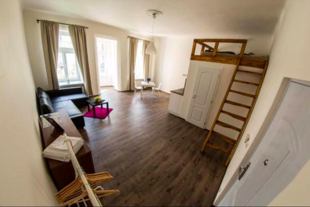 Wow Wow Apartament *